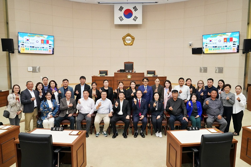 관련사진(몽골 남고비주 의회 대표단  부산진구의회 공식 방문) 수정.jpg